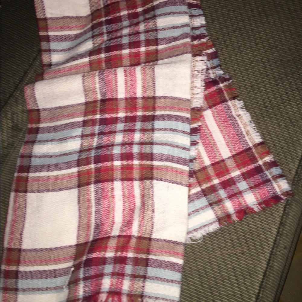 Maurices blanket scarf